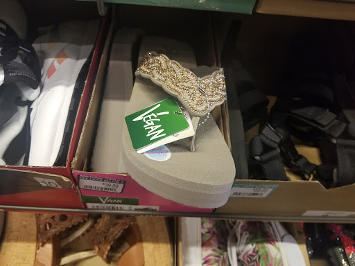 Shoe Store «DSW Designer Shoe Warehouse», reviews and photos, 1015 Cochrane Rd, Morgan Hill, CA 95037, USA