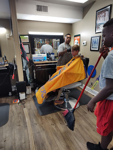 Barber Shop «Moe Shands Barber Shop», reviews and photos, 21 Reilly Rd, Frankfort, KY 40601, USA