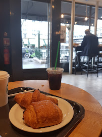 Plats et boissons du Restaurant servant le petit-déjeuner Starbucks à Paris - n°6