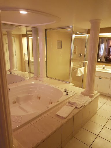 Supermarket «Kings Supermarket & Liquor», reviews and photos, 7562 US-192, Kissimmee, FL 34747, USA