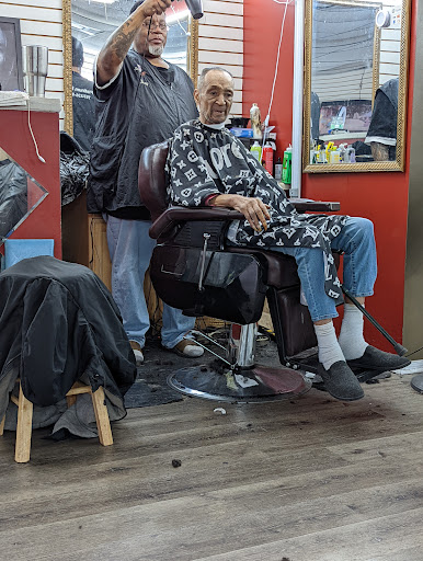 Barber Shop «Beechmont Barber Shop & Salon», reviews and photos, 390 Beechmont Dr, Newport News, VA 23608, USA