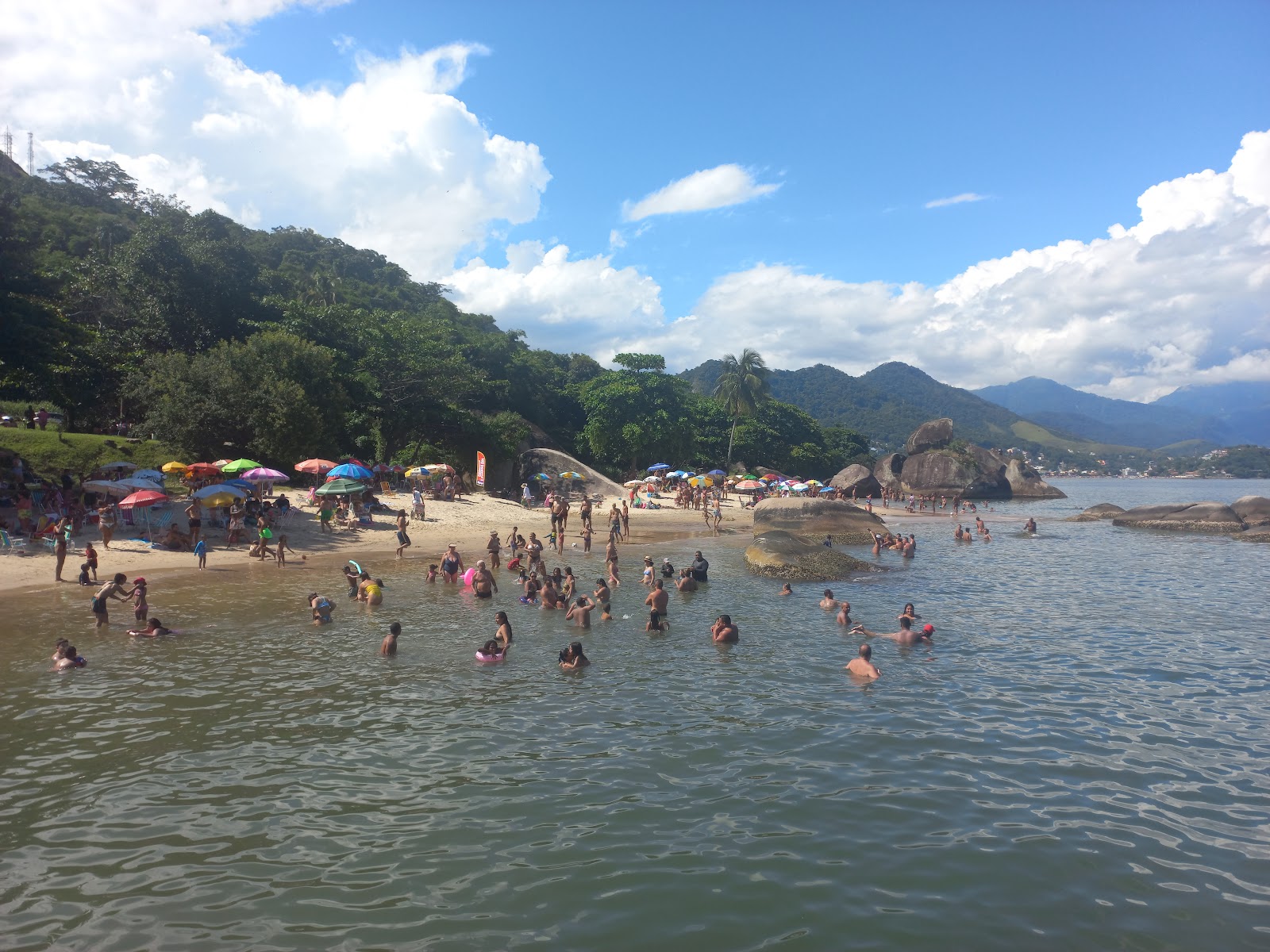 Foto von Praia de Santo Antonio mit beiger sand Oberfläche