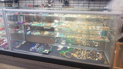 Thrift Store «The Salvation Army Family Store & Donation Center», reviews and photos, 51200 Van Dyke, Shelby Charter Township, MI 48316, USA