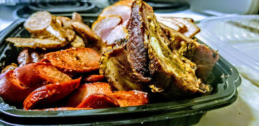 Liquor Store «McKinzie Liquor and BBQ», reviews and photos, 154 N Riverside Dr, Fort Worth, TX 76111, USA