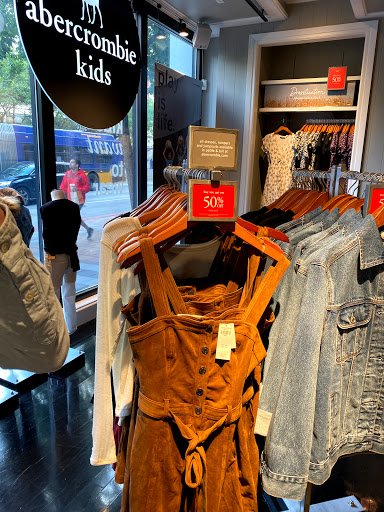 Clothing Store «Abercrombie & Fitch», reviews and photos, 1531 4th Ave, Seattle, WA 98101, USA