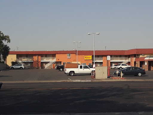 Grocery Store «Grocery Outlet Bargain Market», reviews and photos, 845 Harbor Blvd, West Sacramento, CA 95691, USA