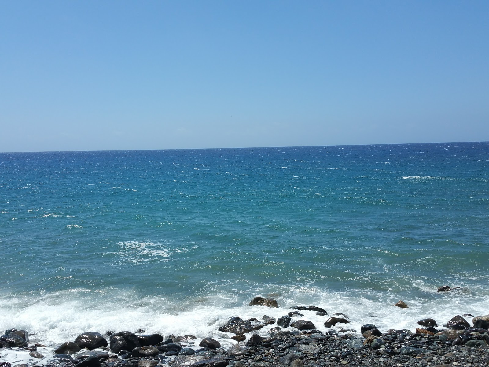 Foto di Paralia Petraki con spiaggia spaziosa