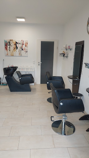 Schnittstelle Friseur In Au an der Donau
