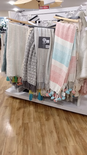 Home Goods Store «HomeGoods», reviews and photos, 20111 US-19, Cranberry Twp, PA 16066, USA