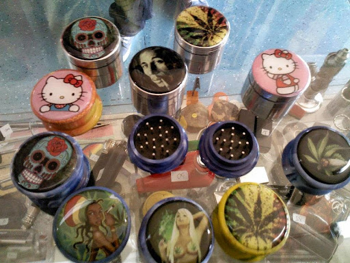 Tobacco Shop «Mary Janes Place Smoke Shop», reviews and photos, 1807 N Main St, Los Angeles, CA 90031, USA