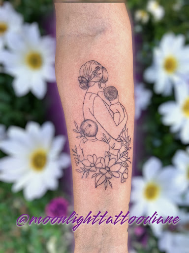 Find tattoo bracelet ideas for your next unique tattoo in Ocean View at Moonlight Tattoo