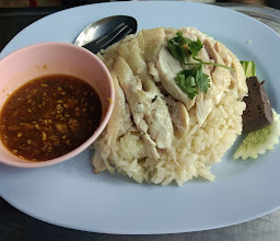 ข้าวมันไก่ผู้พัน photo