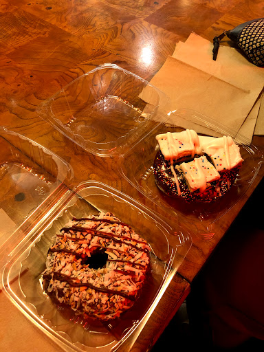 Donut Shop «Donut Crazy», reviews and photos, 290 York St, New Haven, CT 06511, USA