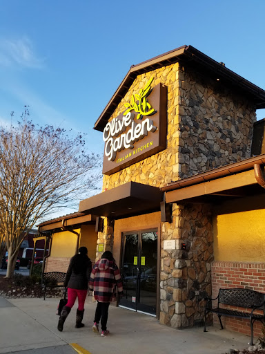 Shopping Mall «Crossroads Plaza», reviews and photos, 213 Crossroads Blvd, Cary, NC 27518, USA