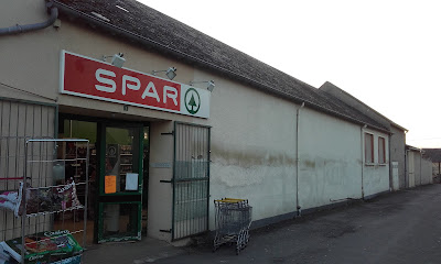 SPAR à Cluis