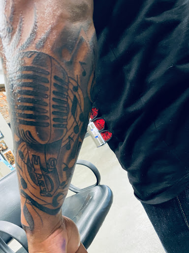 Explore knee tattoo ideas for men, creative tattoo ideas in Jackson, available at Tattoo Station