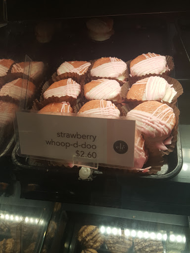 Wedding Bakery «elé Cake Co.», reviews and photos, 810 E Dixie Dr, Dayton, OH 45449, USA