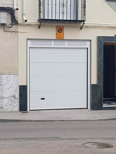 puertas automaticas Instalaciones Y Mantenimientos Del Sur en Baena