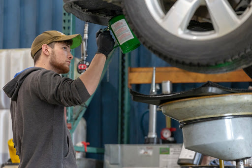 Auto Repair Shop «Green Drop Garage», reviews and photos, 1417 SE 9th Ave, Portland, OR 97214, USA