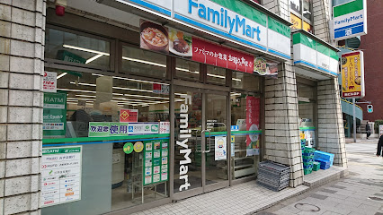 ファミリーマート 新宿通り店