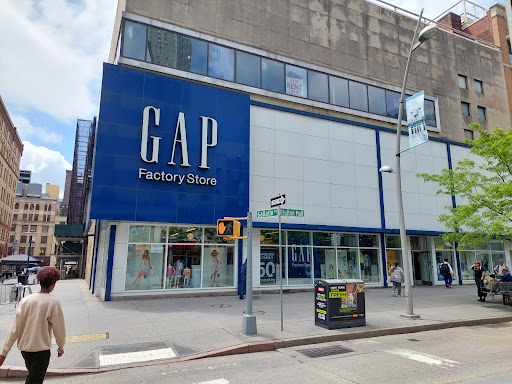 Clothing Store «Gap Factory Store», reviews and photos, 400 Fulton St, Brooklyn, NY 11201, USA
