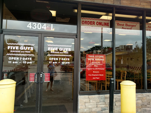 Thrift Store «Sunshine Thrift Store», reviews and photos, 4304 S Dale Mabry Hwy, Tampa, FL 33611, USA