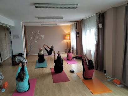 Centro yoga Pramana - C. José María Pereda, 1, 39300 Torrelavega, Cantabria, Spain