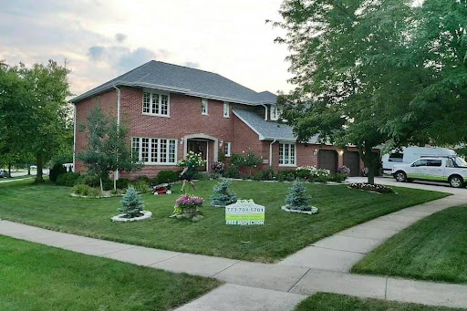 Roofing Contractor «New Edge Improvement Roofing Companies Chicago», reviews and photos, 7151 W Belmont Ave, Chicago, IL 60634, USA