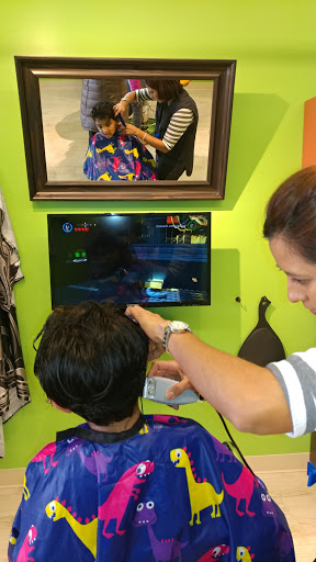 Hair Salon «Buzzing Bee Kids Hair Salon», reviews and photos, 131 Main St #6, East Rockaway, NY 11518, USA