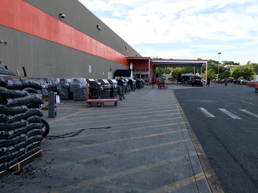 Home Improvement Store «The Home Depot», reviews and photos, 1100 Revere Beach Pkwy, Chelsea, MA 02150, USA
