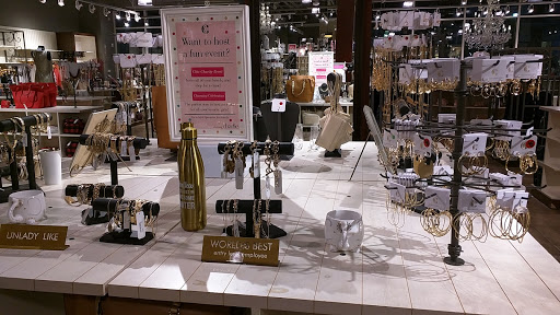 Fashion Accessories Store «Charming Charlie», reviews and photos, 34 The Promenade, Edgewater, NJ 07020, USA