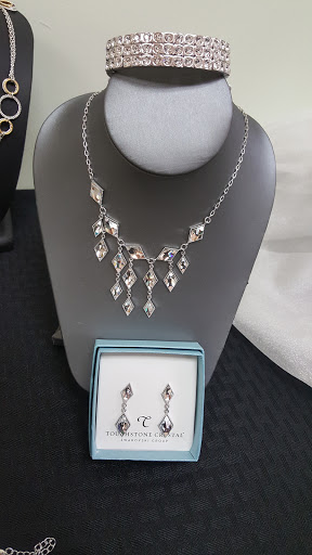 Plus Size Clothing Store «The Curvy Bride Boutique», reviews and photos, 8210 S Harvard Ave, Tulsa, OK 74137, USA