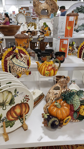 Department Store «T.J. Maxx & HomeGoods», reviews and photos, 717 Boardman Poland Rd, Youngstown, OH 44512, USA