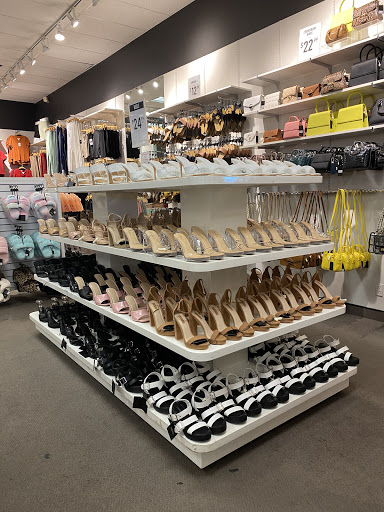 Clothing Store «Forever 21», reviews and photos, 8155 Arroyo Cir #1, Gilroy, CA 95020, USA