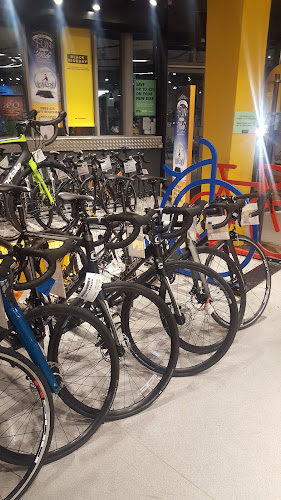 Reviews of Evans Cycles in Plymouth - Bicycle store