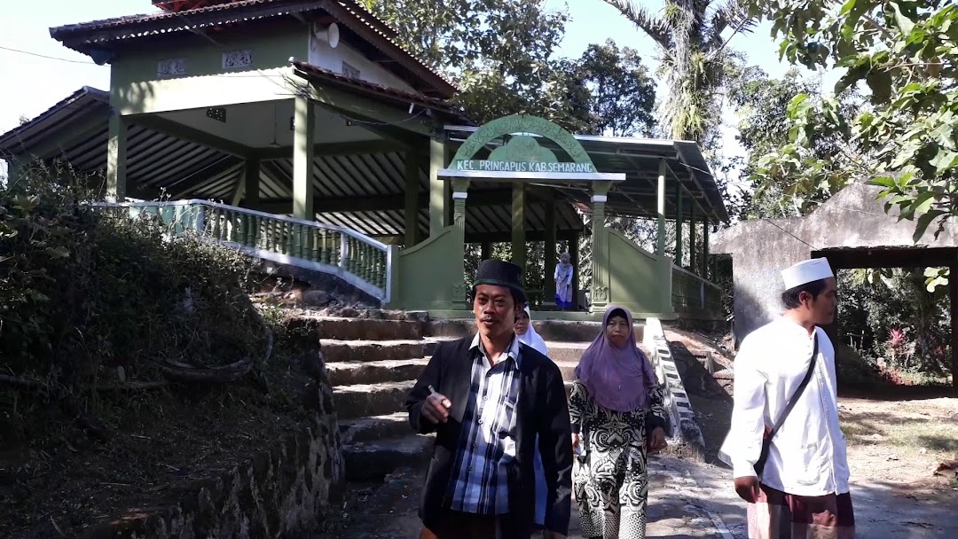 Makam Syekh Basyaruddin Gunung Munggut