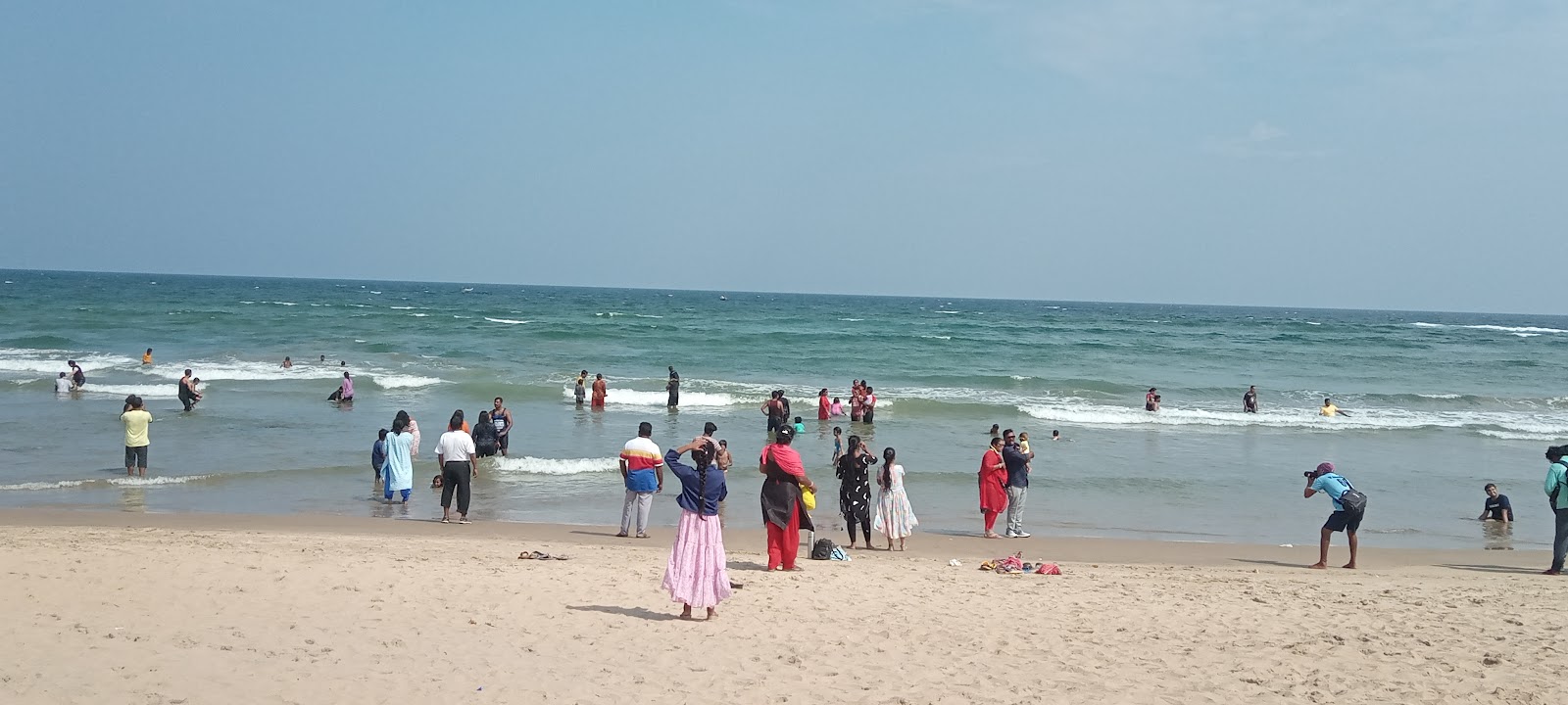 Foto di Rushikonda Beach con parzialmente pulito livello di pulizia
