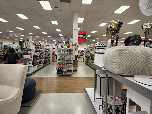 Department Store «T.J. Maxx & HomeGoods», reviews and photos, 198 Alewife Brook Pkwy, Cambridge, MA 02138, USA