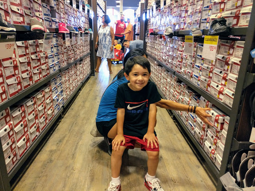 Outlet Store «Vans», reviews and photos, 4015 S Interstate Hwy 35, San Marcos, TX 78666, USA