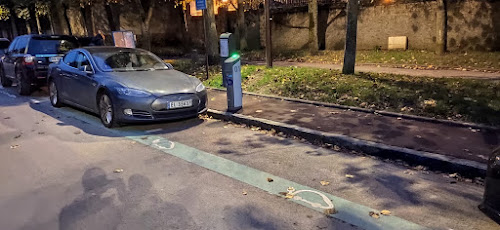 Borne de recharge de véhicules électriques Electric 55 Station de recharge Versailles