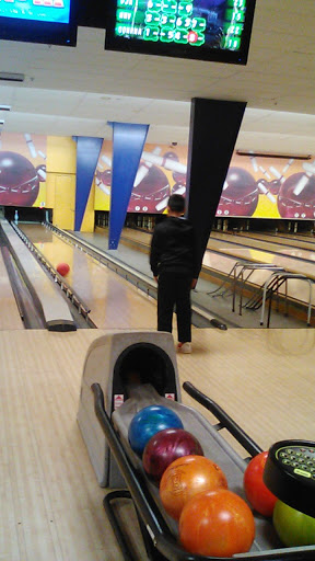 Bowling Alley «Mohegan Bowl», reviews and photos, 51 Thompson Rd, Webster, MA 01570, USA