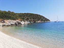 Sarakiniko beach'in fotoğrafı imkanlar alanı