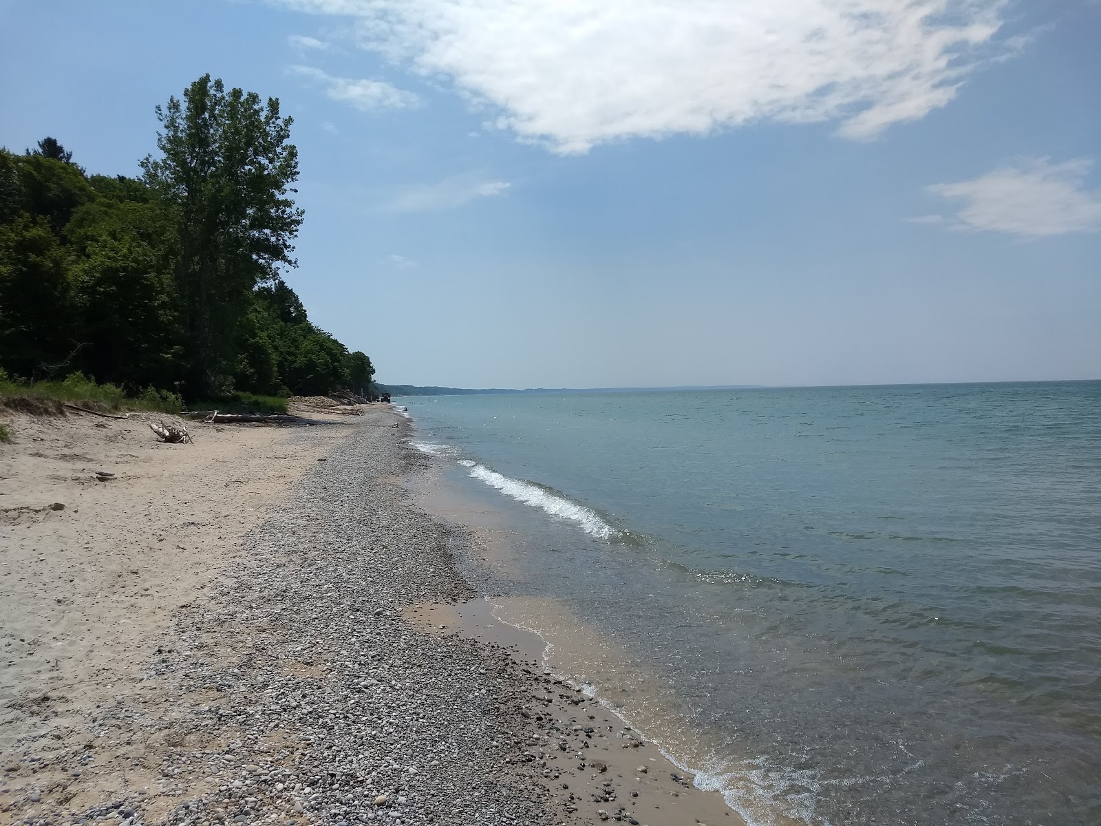 Fotografie cu Summit Park Beach amplasat într-o zonă naturală