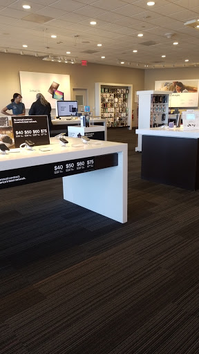 Cell Phone Store «Verizon», reviews and photos, 2130 Southgate Rd #102, Colorado Springs, CO 80906, USA