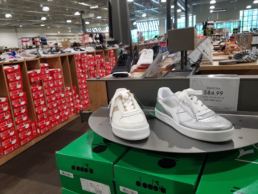 Shoe Store «DSW Designer Shoe Warehouse», reviews and photos, 12997 Fair Lakes Shopping Center, Fairfax, VA 22033, USA