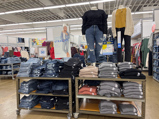 Clothing Store «Old Navy», reviews and photos, 1600 Saratoga Ave, San Jose, CA 95129, USA