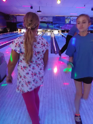 Bowling Alley «Suburban Bowling Lanes», reviews and photos, 735 Chestnut Ridge Rd, Morgantown, WV 26505, USA