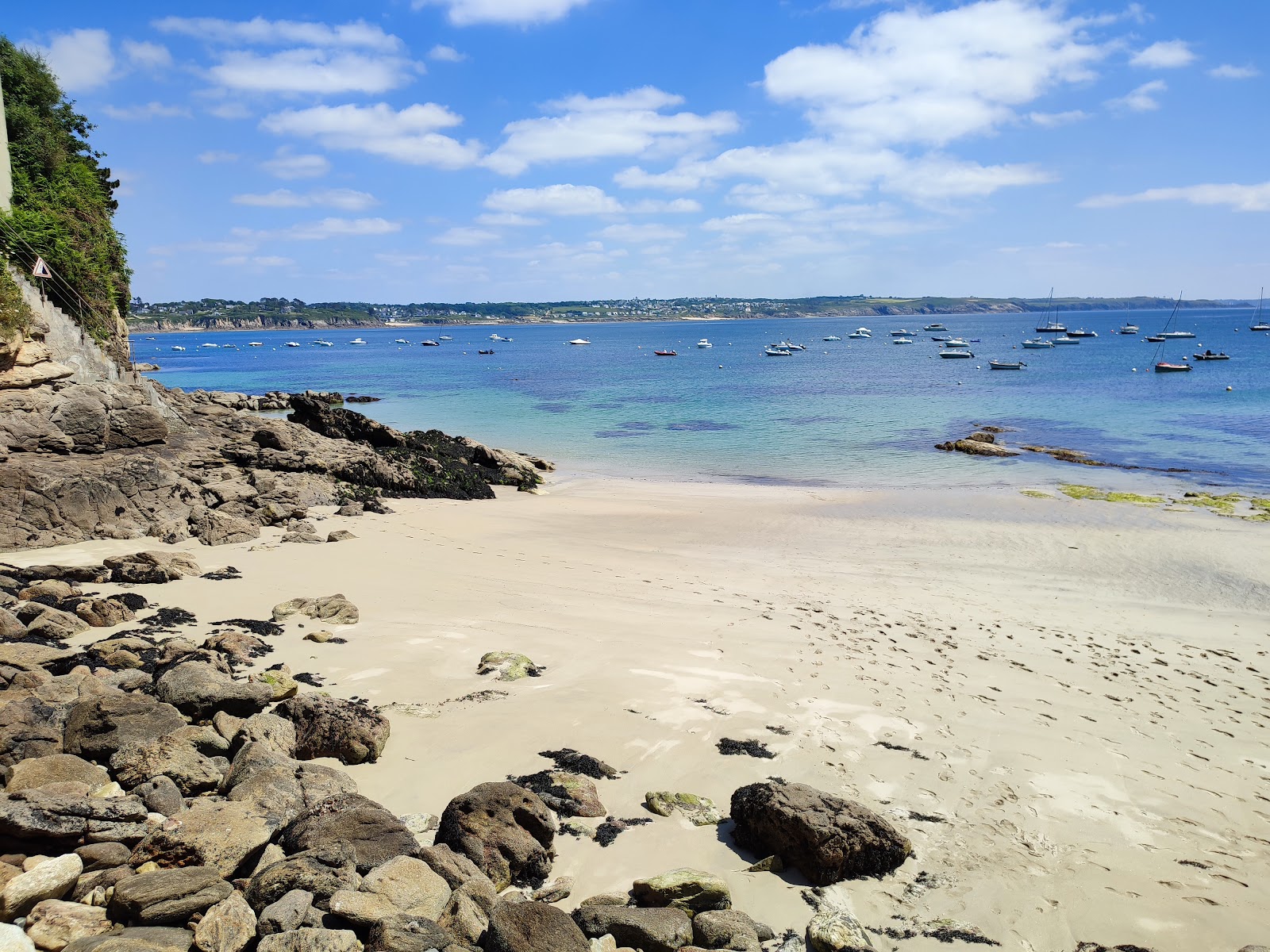 Photo de Cures Beach avec un rivage droit