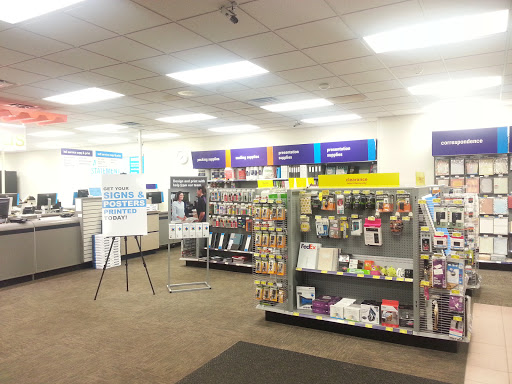 Print Shop «FedEx Office Print & Ship Center», reviews and photos, 678 N Northwest Hwy, Park Ridge, IL 60068, USA