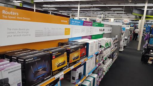 Office Supply Store «Staples», reviews and photos, 2120 SW 32nd Ave, Coral Gables, FL 33145, USA